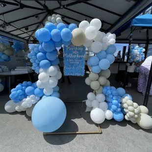 Balloon entrance sign