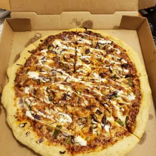 Halal chicken tikka pizza