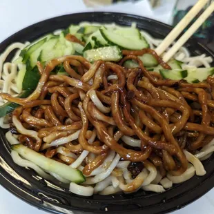 Zha Jiang noodles, mixed