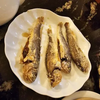 Fried Small Yellow Fish in Rice Wine Sauce