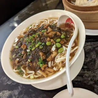 Salty Cabbage and Pork Noodle Soup
