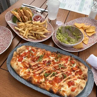 The lobster pizza was incredible!! Guac tasted so fresh!!