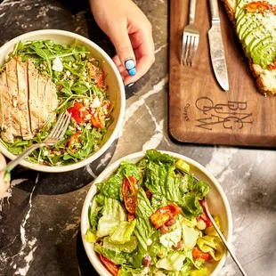 Indulge in our healthy and flavorful Chicken Superfood Bowl! Packed with protein and nutrients for a light yet filling meal.