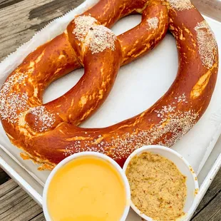 Pretzel (@paigeeatshouston on Instagram)