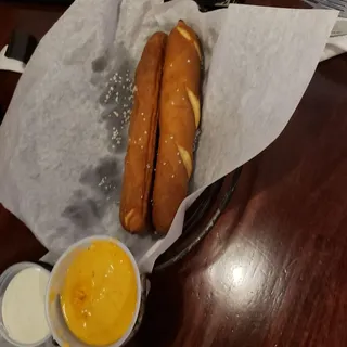 Knotty Boys Pretzel