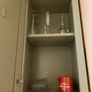 Hostel Cat Las Vegas: Kitchen Utensils (for everyone)