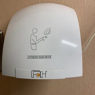 Hostel Cat Las Vegas: Communal Kitchen hand dryer