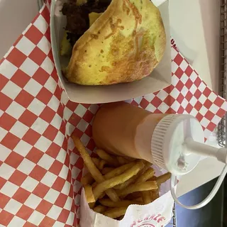 Dinner special 2 SMASH BURGERS friessoda