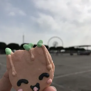 Baby groot macarons!