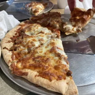 Really good and cheesy also the service was soooo goood