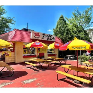 Bunny Hutch.N Lincoln Ave, Lincolnwood, IL Burgers HotDogs Gyros  Italian Beef Philly Sandwiches Salads Milkshakes Italian Ice etc. Cool!