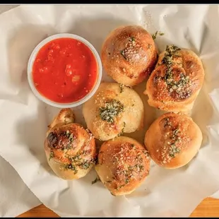 Buttery Garlic Knots