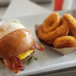 Bacon Cheez Burger &amp; Onion Rings