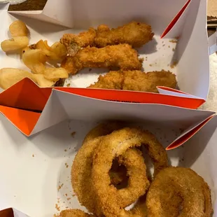 Tempera shrimp and onion rings.