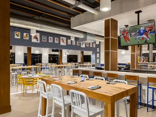 Lapper Sports Bar + Kitchen