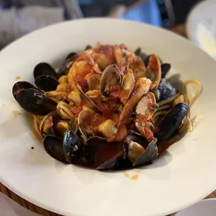 Linguine Allo Scoglio with red sauce