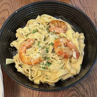 Fettuccine + Salmone sauce + Shrimp ($11 +$4.50 = $15.50)