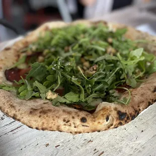 Amazing pizza with arugula and prosciutto!