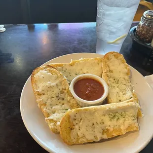 Garlic Bread w/ Mozzarella