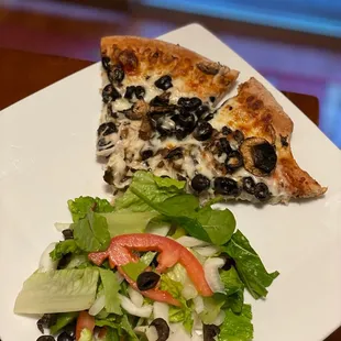 Mushroom, black olive and garlic pizza  with Garden Salad