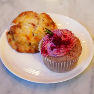 Raspberry Cupcake｜Fig Jam Scone