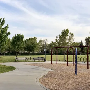 05/08/2020: Benches to sit &amp; watch your kids while they play on the swings...