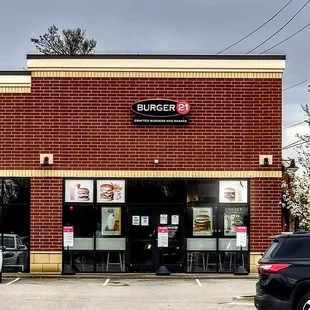 Burger 21 exterior