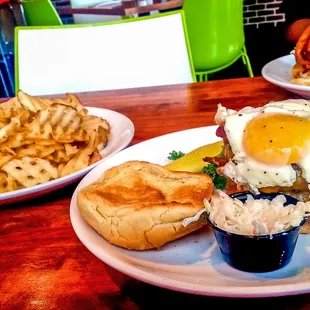 five napkin burger with waffle fries