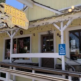 6/22/2023:  POV of Burger Barn's entrance.