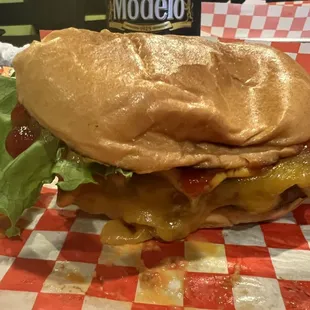 Tasty bun - everything held together well.