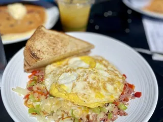 Breakers Breakfast, Brunch & Lunch