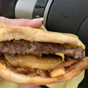Chili cheeseburger