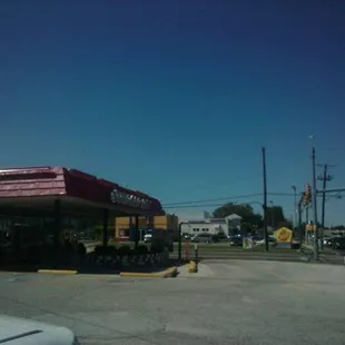 the outside of a restaurant