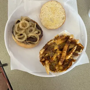 6oz Burger combo with Chili Cheese fries