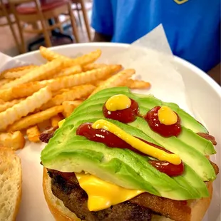 Bacon cheeseburger with avocado