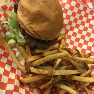 Hamburger &amp; fries