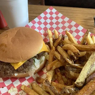 Cheeseburger and fries! Its goid very filling