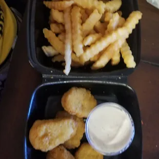 Kids chicken nugget meal