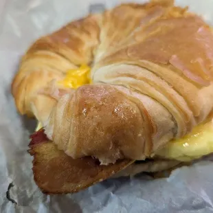 Bacon, Egg, &amp; Cheese Croissan&apos;wich