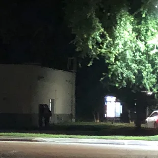 "Closed to count drawer" (smoke break)