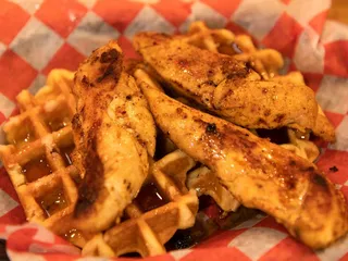 Cluckers - Versailles