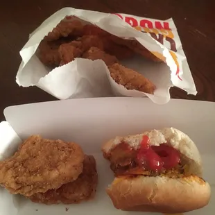 chicken wings and fried chicken, bbq chicken, bbq wings, chicken, chicken wings, fried chicken, poultry, food, fried chicken wings