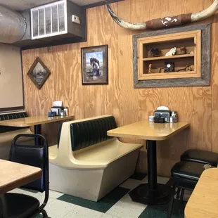 sushi and sashimi, interior