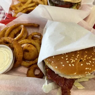 Bacon cheeseburger combo