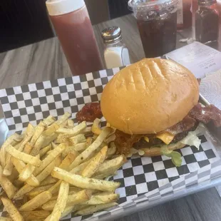 Bacon cheeseburger