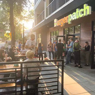 Midtown Sacramento Restaurant
Outdoor dining patio