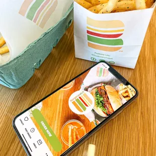 Burger Patch App
Download to order food delivery or to order ahead for pickup. Earn Patch Perks rewards!