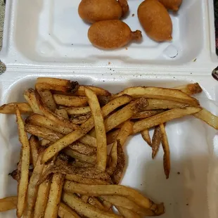 Kids basket: corn dog bites and fries