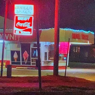 A cold Winters Night - Shh Keep quiet.  She is sleeping. Getting ready for another day full of making customers happy We LOVE our Customers