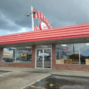 the exterior of a restaurant